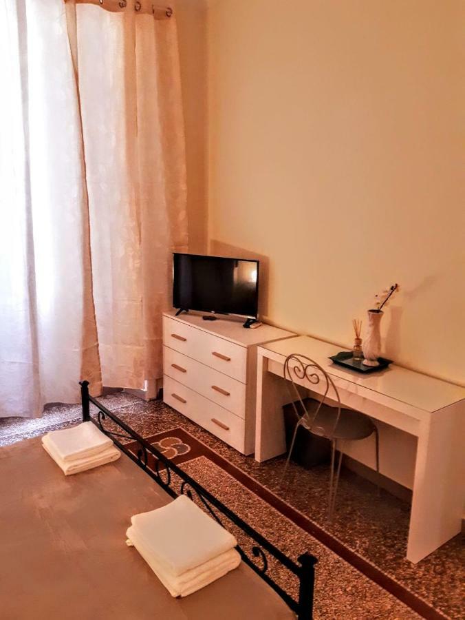 Habitación en casa particular Sonny House Re Di Affittacamere