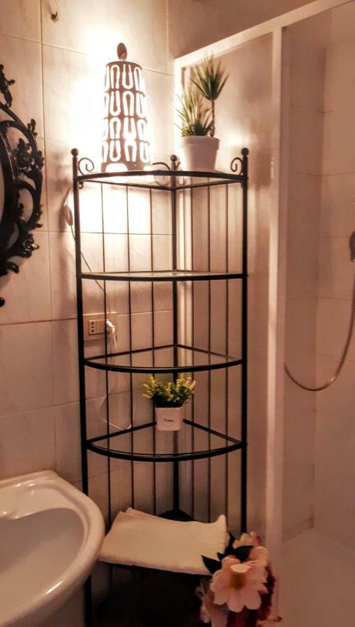 Sonny House Re Di Affittacamere Quarto em Acomodações Particulares