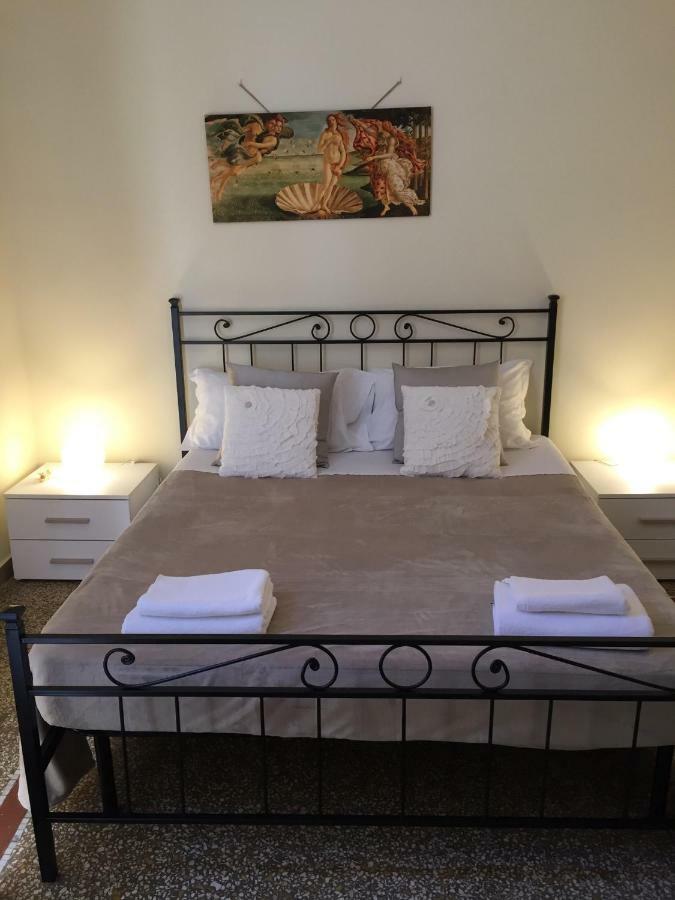 Quarto em Acomodações Particulares Sonny House Re Di Affittacamere