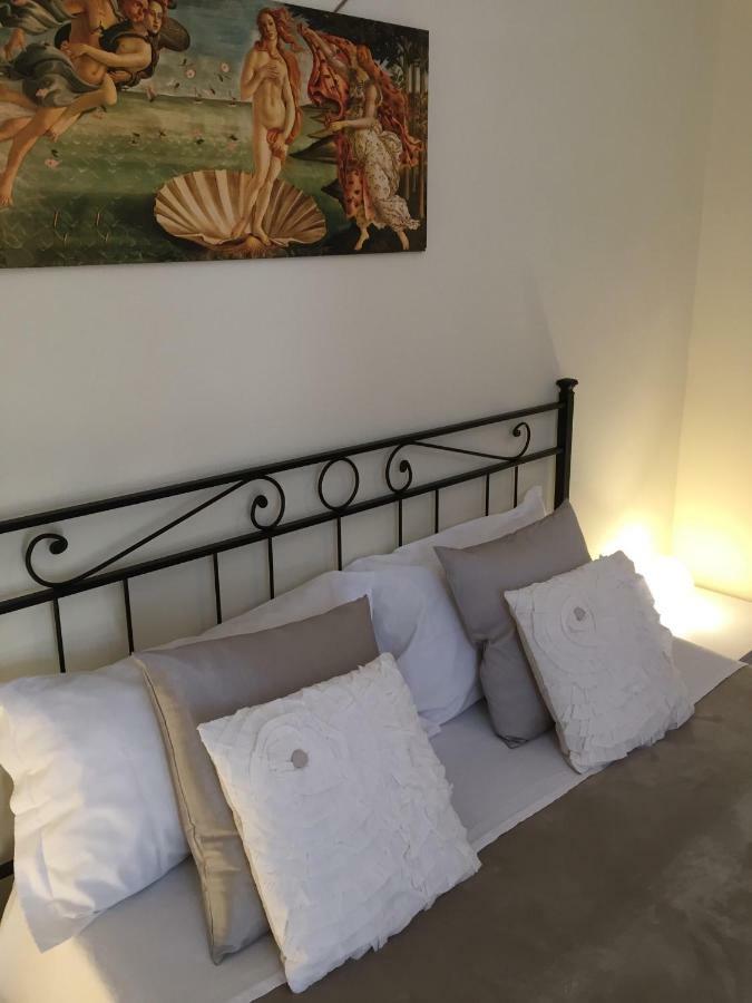 Sonny House Re Di Affittacamere Quarto em Acomodações Particulares